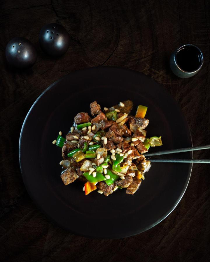 The Residence Tunis Гамарт Екстериор снимка A plate of Kung Pao chicken