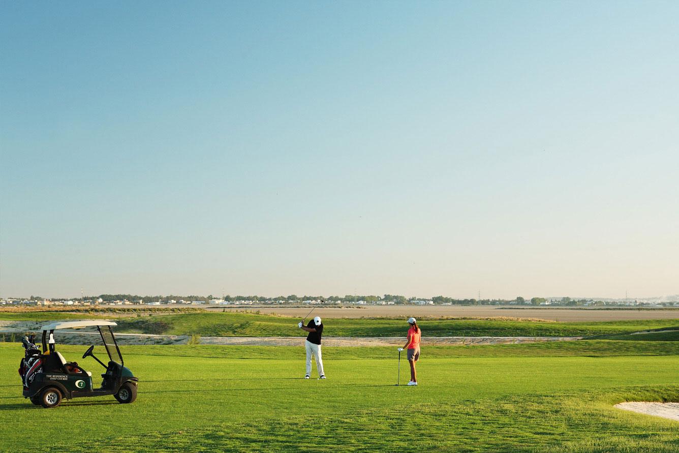 The Residence Tunis Гамарт Екстериор снимка Golf course at the airport