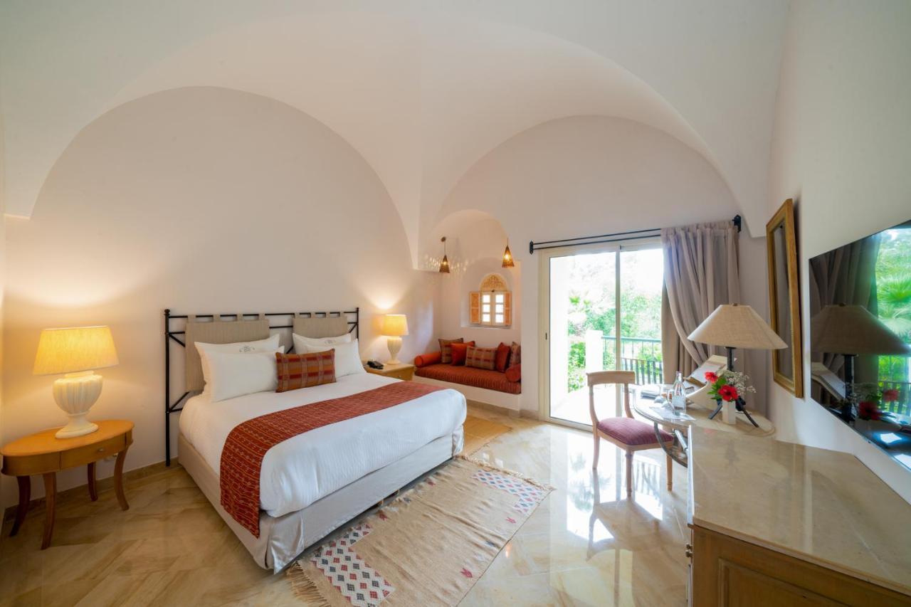 The Residence Tunis Гамарт Екстериор снимка A room at the hotel