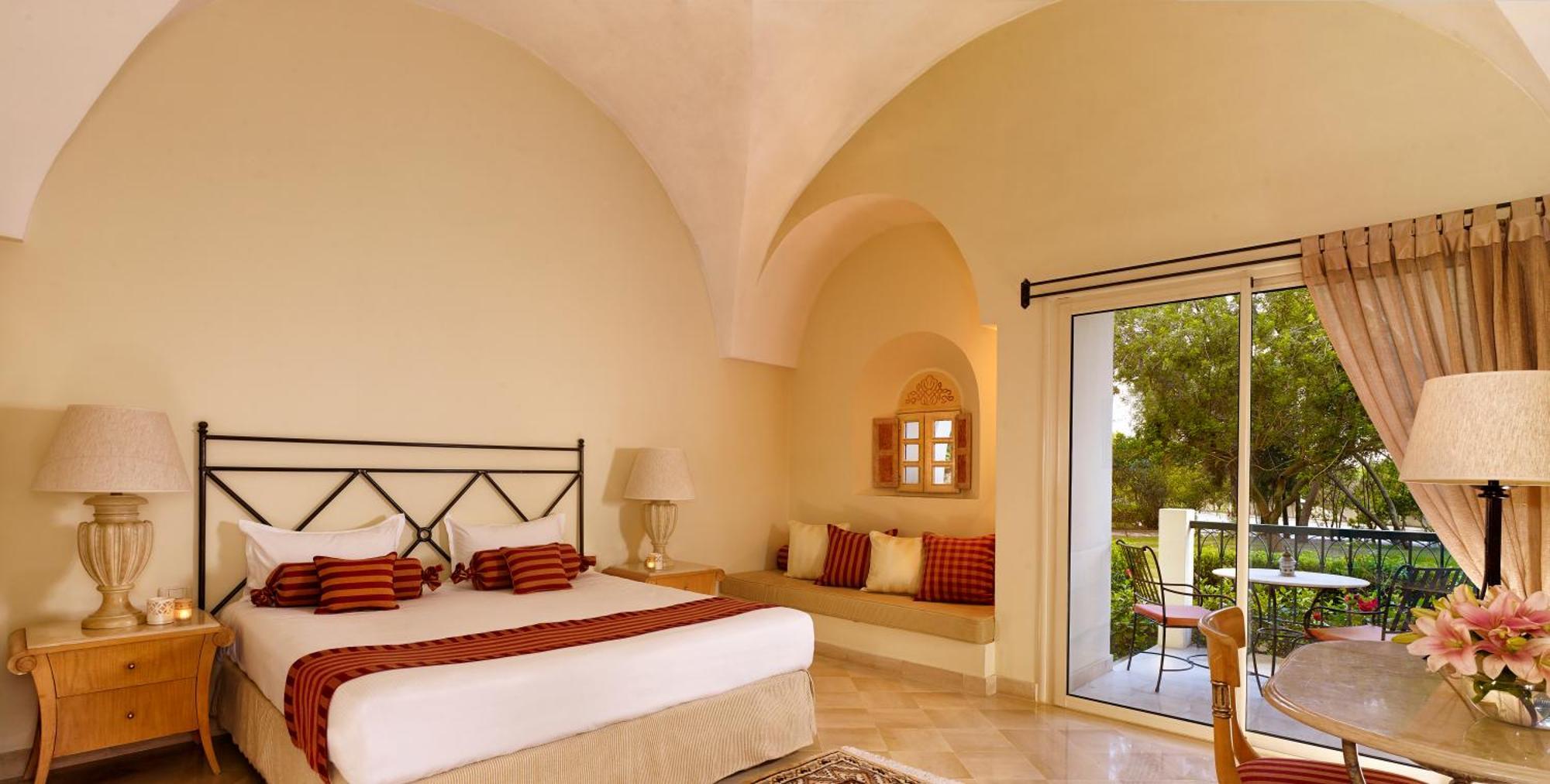The Residence Tunis Гамарт Екстериор снимка A room at the resort