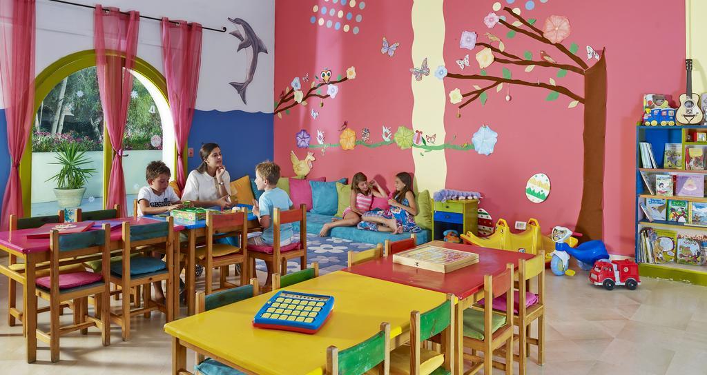 The Residence Tunis Гамарт Екстериор снимка A nursery school in Germany